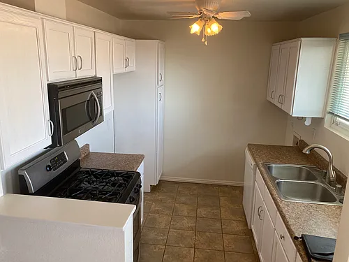 1002 E Navajo St Photo 1