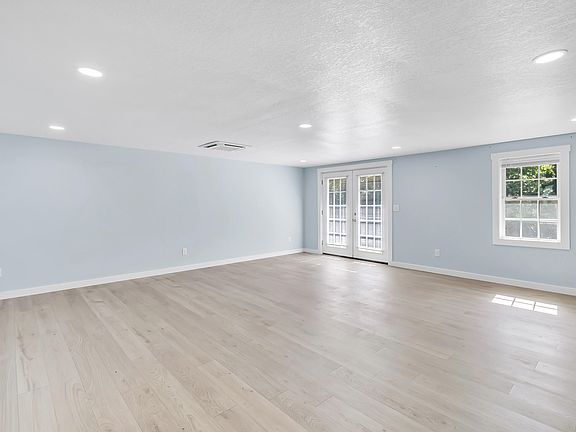5th image of 116 Diane Dr