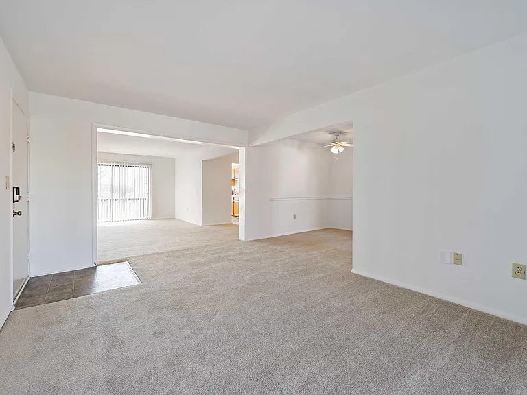 Foxridge Apartment Homes — Photo 124
