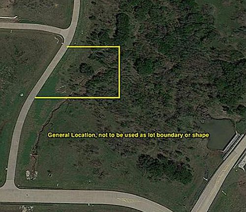 2nd image of 1212 Lilac Ln