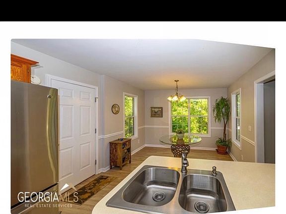 4th image of 536 Hillcrest Cross Rd