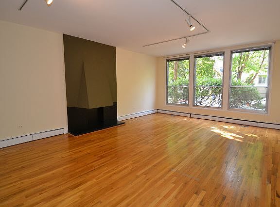 5th image of 1425 N Dearborn St APT 1B