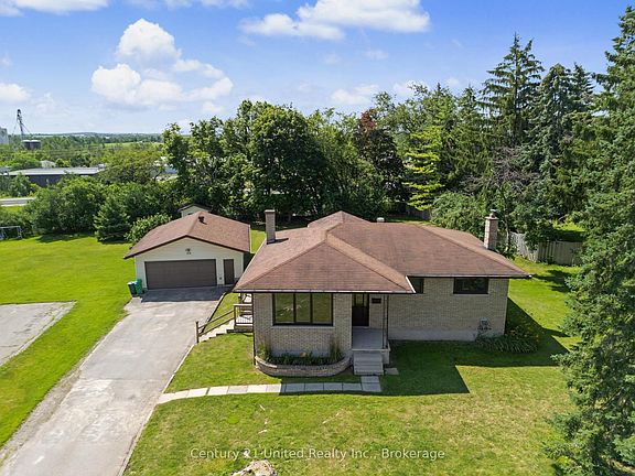 2nd image of 815 Stewart Dr
