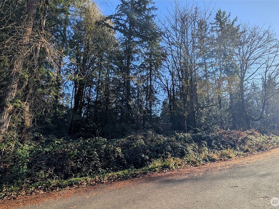 2nd image of 145 XX 201st Avenue SE