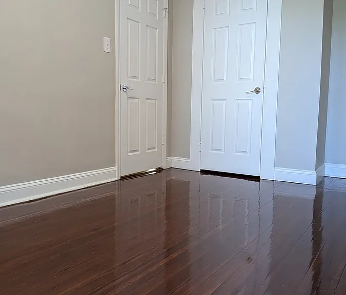 305 William St — Photo 11
