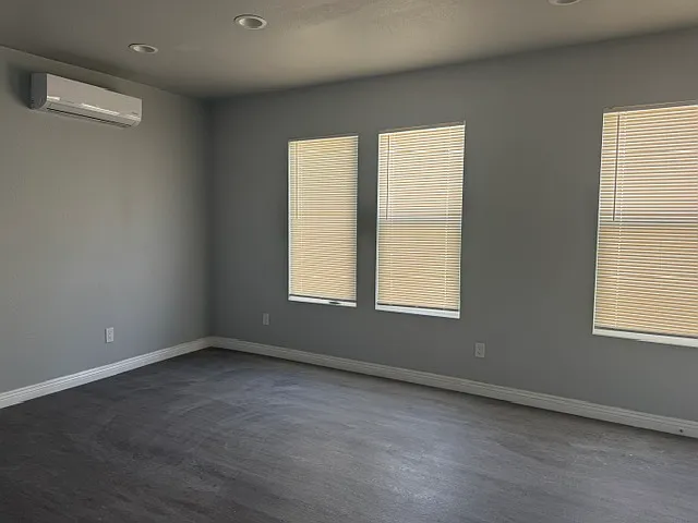 Studio, 310 sqft, $1,525 — Photo 2