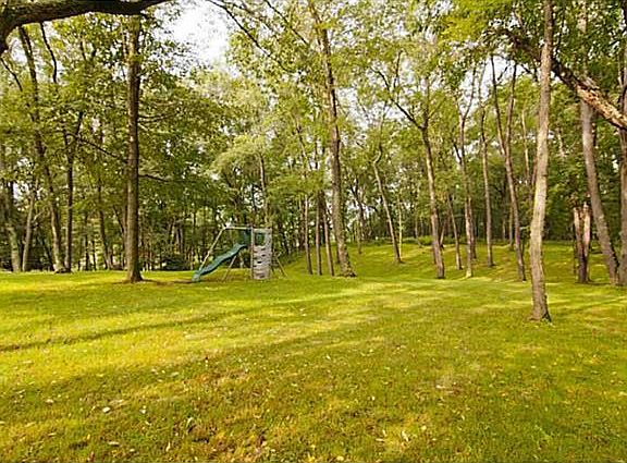 5th image of 310 Woodmont Dr