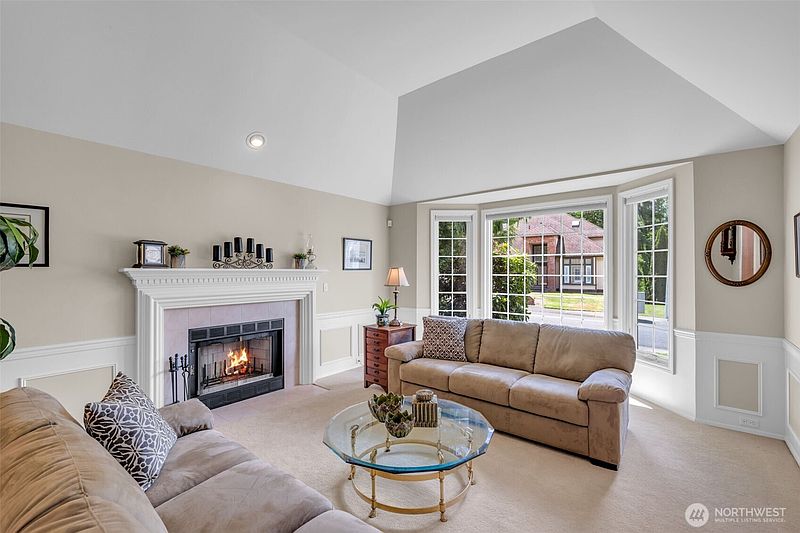 4th image of 15454 SE 67th Street