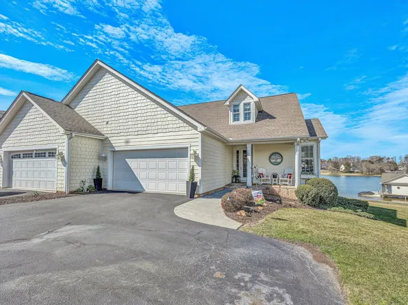 58 Brooke Dr, Union Hall, VA 24176