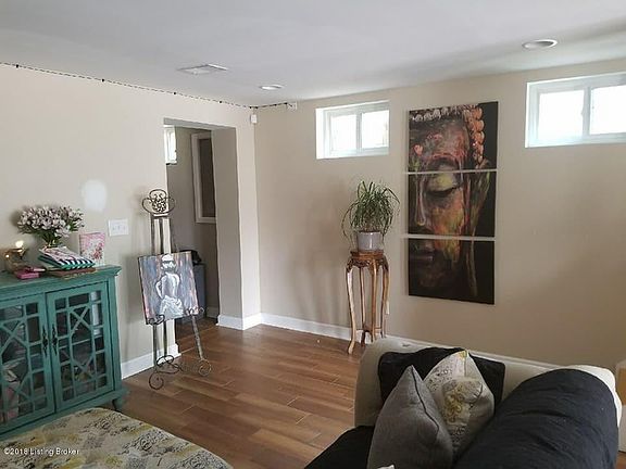 3rd image of 2100 Trevilian Way