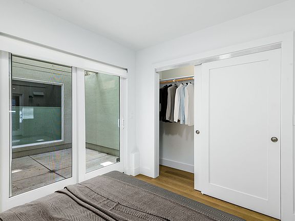 4th image of 1920 Pacific Ave #16