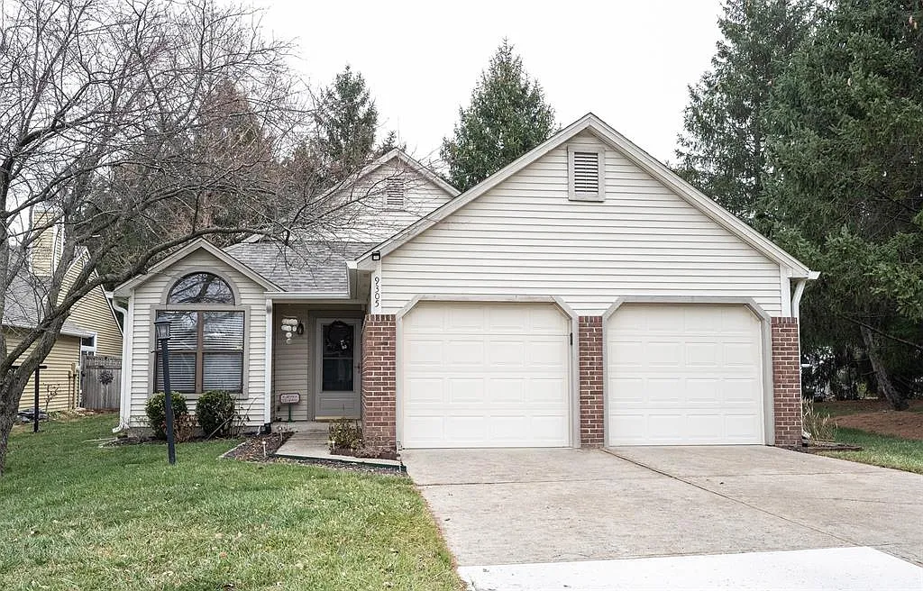 9305 Steeplechase Dr photo 1