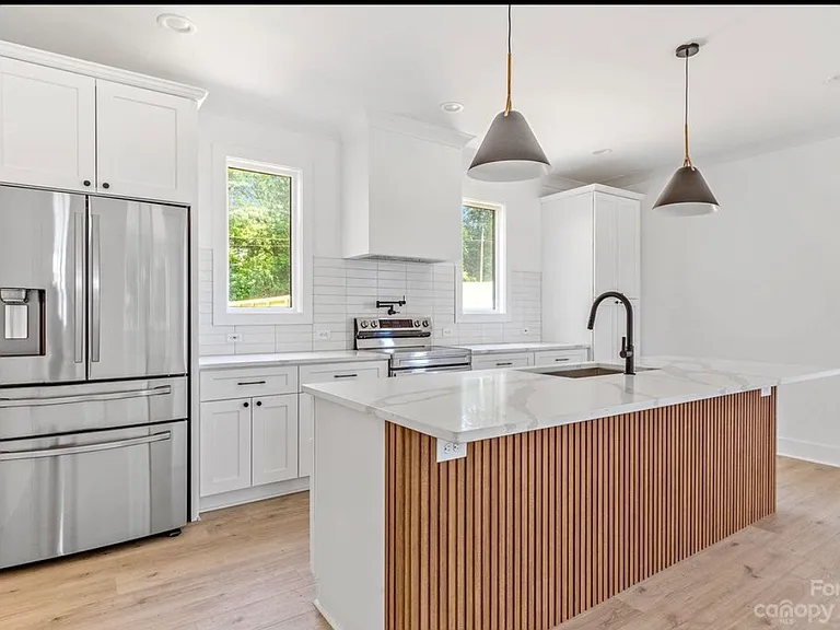 3108 Ross Ave — Photo 6