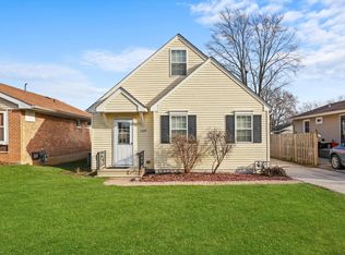 1329 Ridgeway Ave, Round Lake Beach, IL 60073