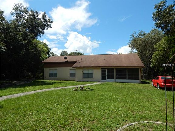 3rd image of 32639 Knollwood Ln