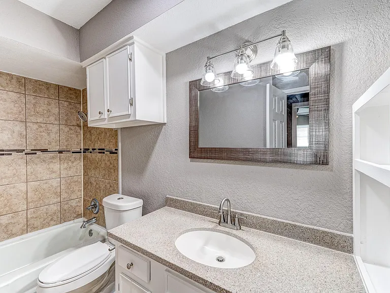 523 Spring Dr #4 — Photo 14