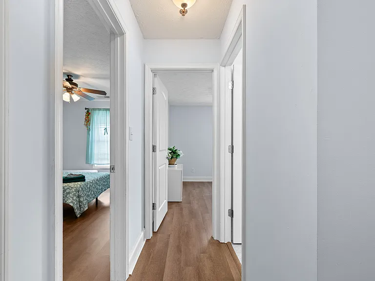 100 Capstone Dr — Photo 12