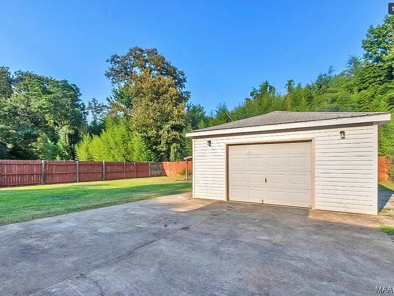 3032 Rita Ln — Photo 11