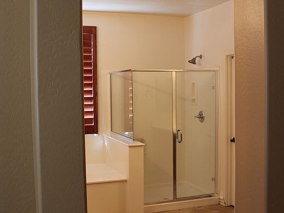3rd image of 4473 N 152nd Dr