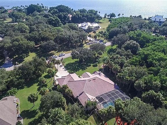 3rd image of 12711 Treeline Ct