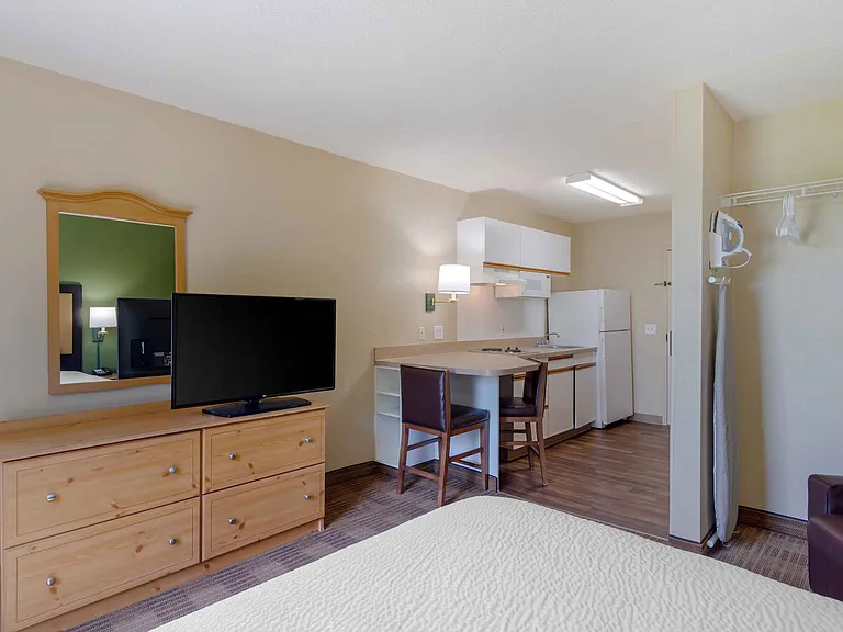 Studio Suite - 1 Queen Bed