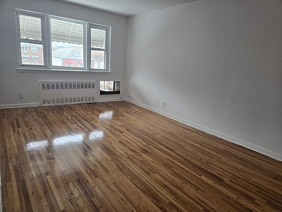 5th image of 160 Bay 28th St Floor 3