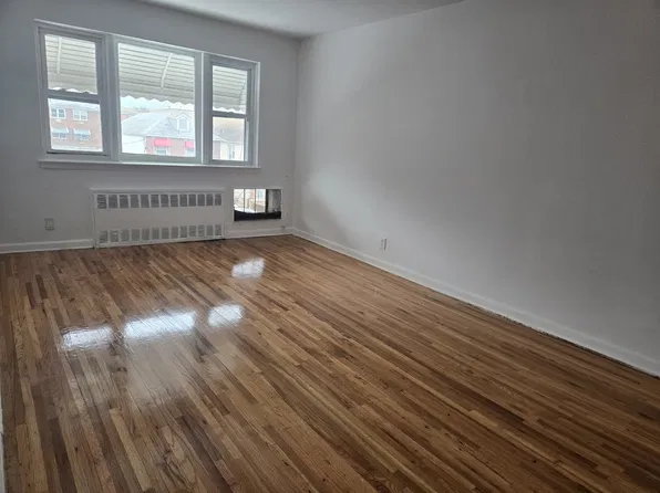 2438 W 2nd St #3, Brooklyn, NY 11223