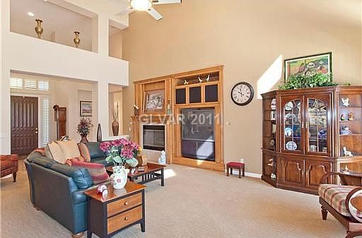 5th image of 16 Plum Hollow Dr