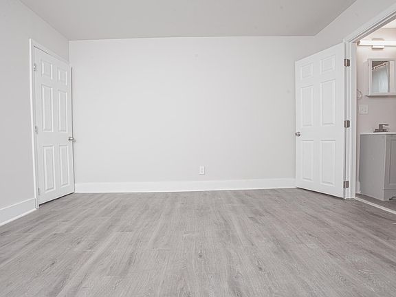 4th image of 2827 N Ringgold St #35