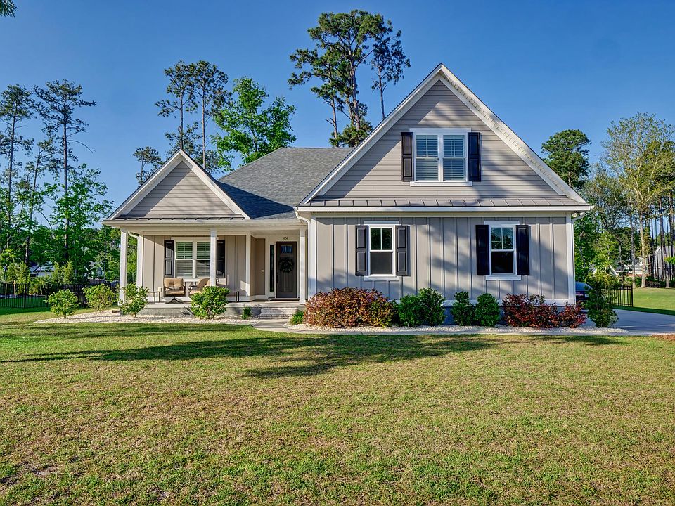 1st image of 651 Crown Pointe Dr
