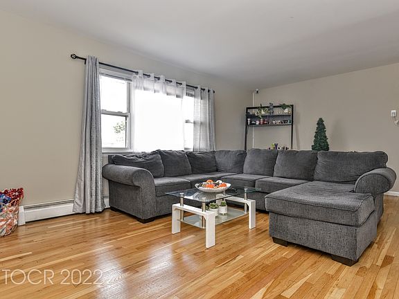 3rd image of 84 Gaston Ave