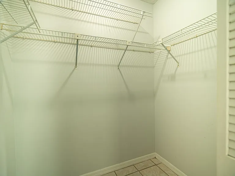 5254 Treetops Dr — Photo 24