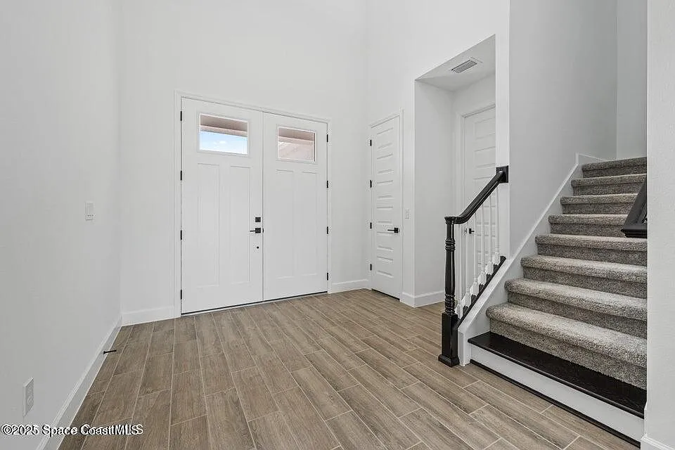 4 bed, 3.5 bath, 3243 sqft, $4,500 — Photo 3