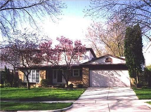 4th image of 3042 Lexington Dr