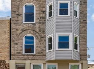 1813 W Grand Ave #3, Chicago, IL 60622