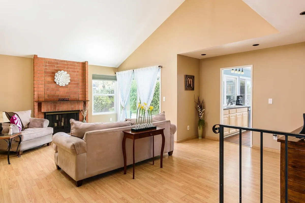 4 bed, 1608 sqft, $4,800 — Photo 3