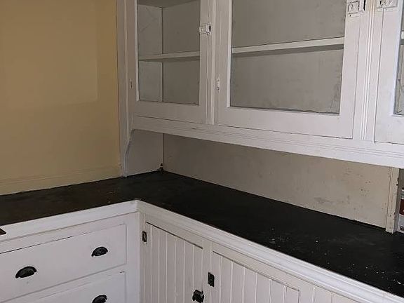 4th image of 89 Sheffield Ave