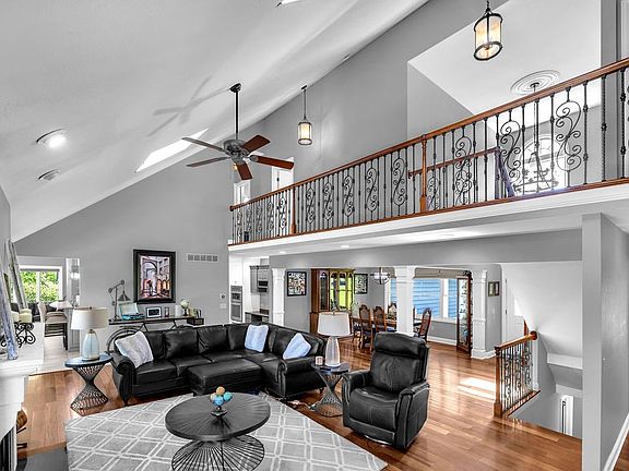 5th image of 1909 Shore Oak Dr