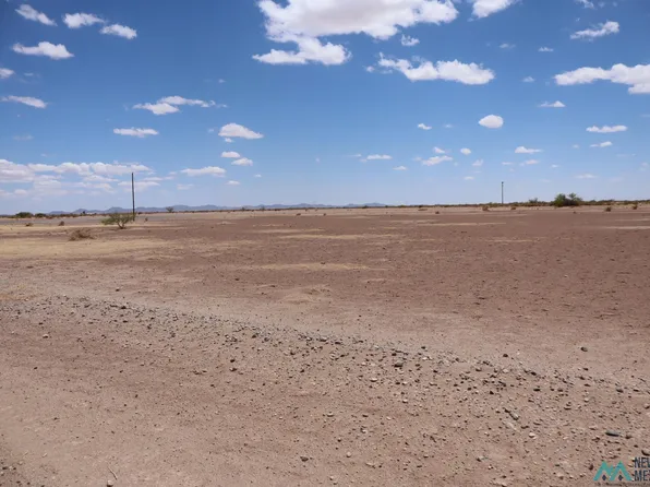 Mallow Rd SE, Deming, NM 88030