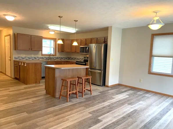 3611 McLaughlin Dr, Lincoln, NE 68516