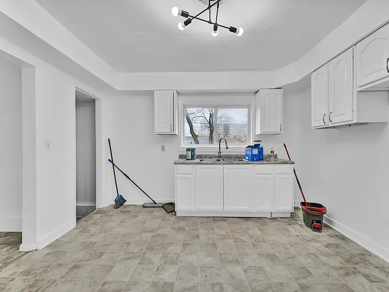 9502 Talbot Ave — Photo 12