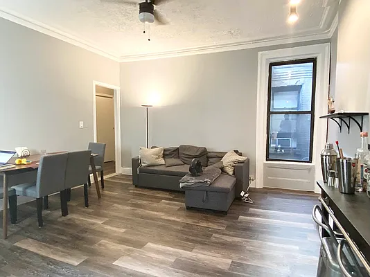 Rented by Bond New York | media 25