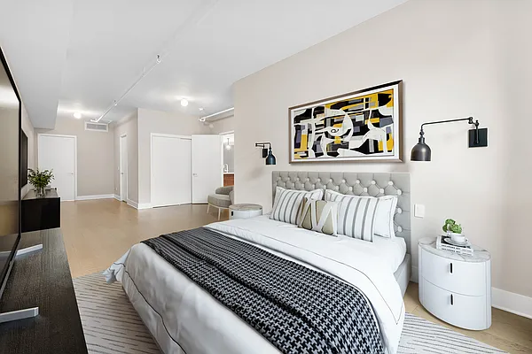 Rented by SERHANT. | media 22