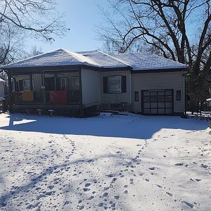 3rd image of 4701 NE 45th St