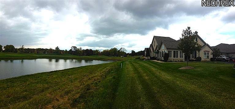 1st image of 2860B Canterbury Cir