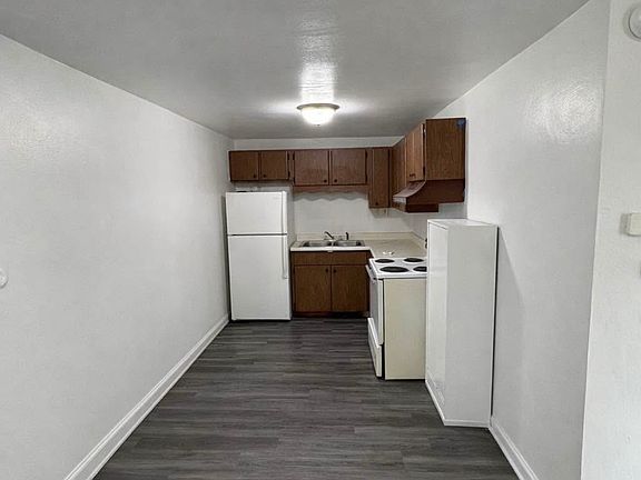 3rd image of 14 E Pike St APT 1C