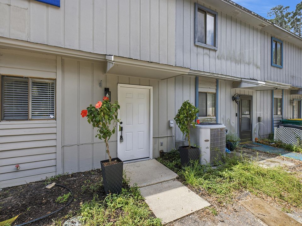 1st image of 44 Berwick Cir APT 2
