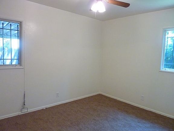 5th image of 6634 Babcock Ave