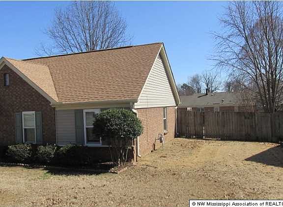 3rd image of 8126 Autumn Woods Dr N
