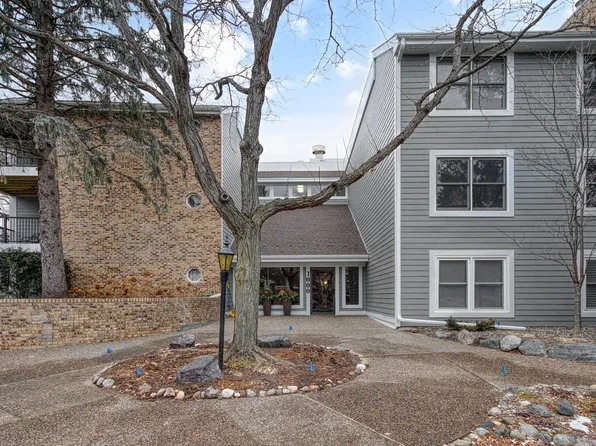 3000 Saint Albans Mill Rd APT 112, Minnetonka, MN 55305